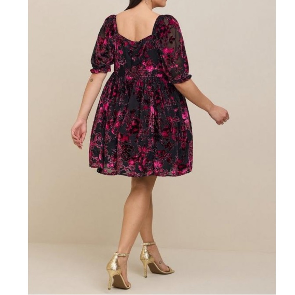 TORRID NWT MINI BURNOUT VELVET BABYDOLL DRESS - Picture 2 of 6